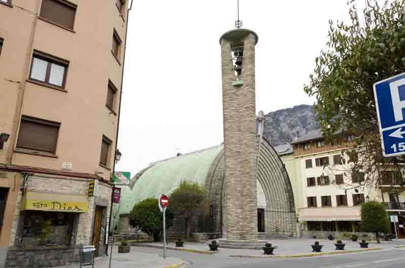 Lleida - Pont de Suert - iglesia parroquial 2.jpg